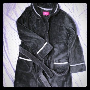 Victoria Secret Robe. Used- good condition.